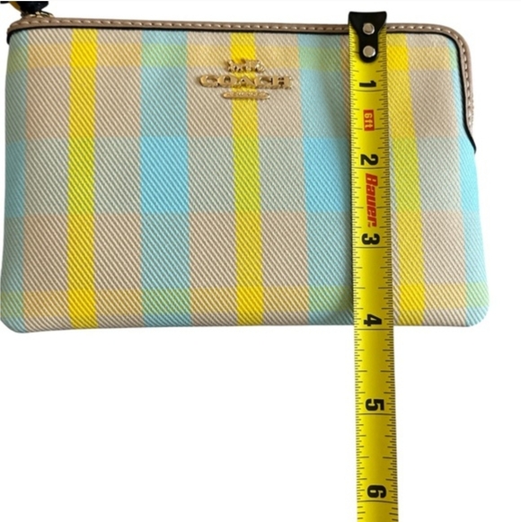 Coach Women\'s Plaid Corner Zip Wristlet Pouch Wallet Purse NWT